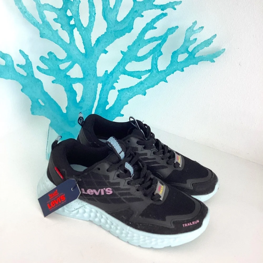 REDUCED NWT LEVI’S Women’s Black and Blue trail running shoes Sz 6.5
